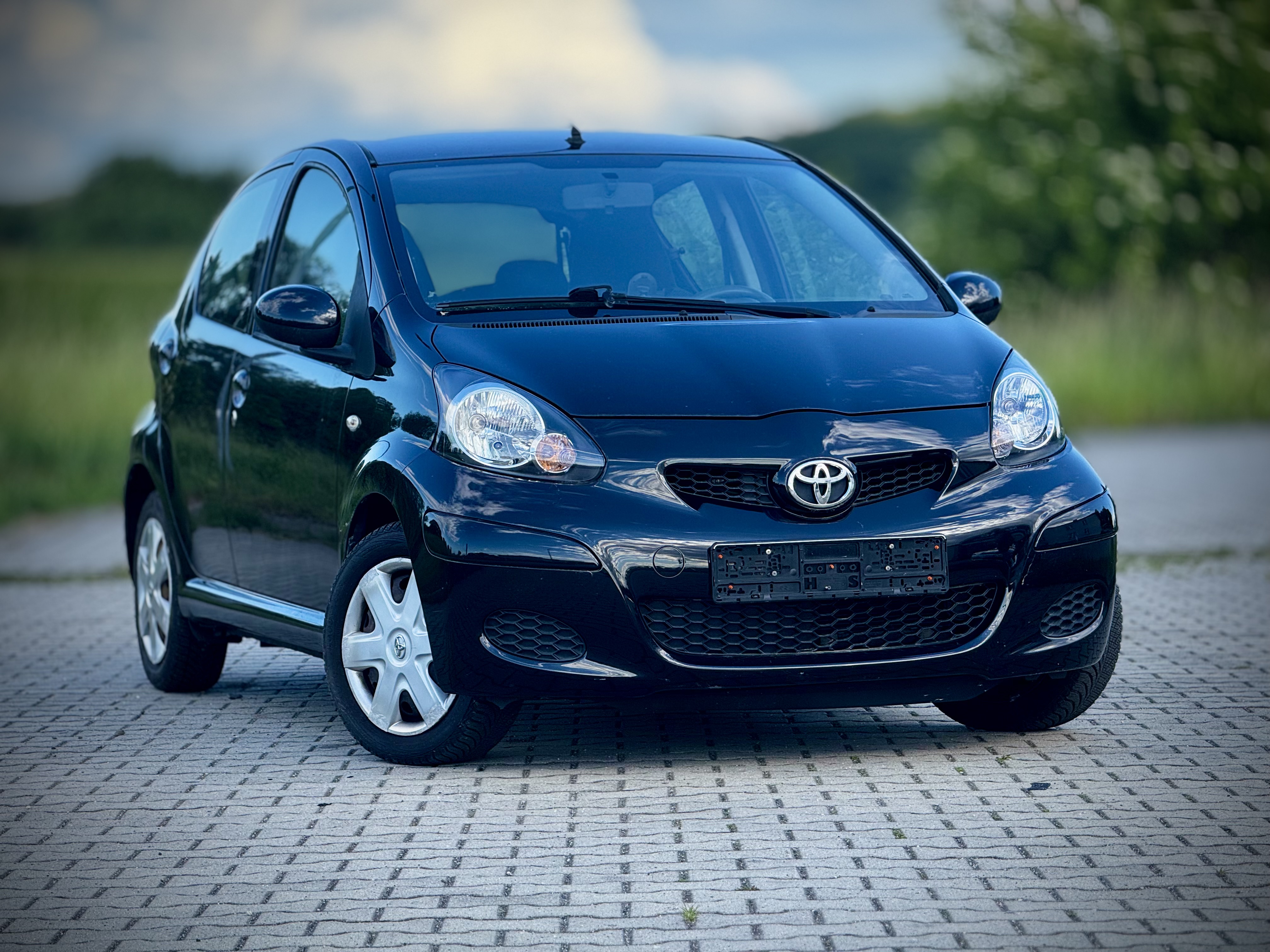 Toyota AYGO, zadbana! Klimatyzacja! — zdjęcie główne