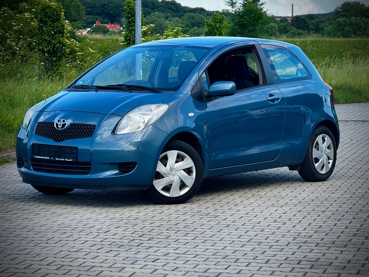 Toyota YARIS, zadbana! Klimatyzacja! — zdjęcie 4