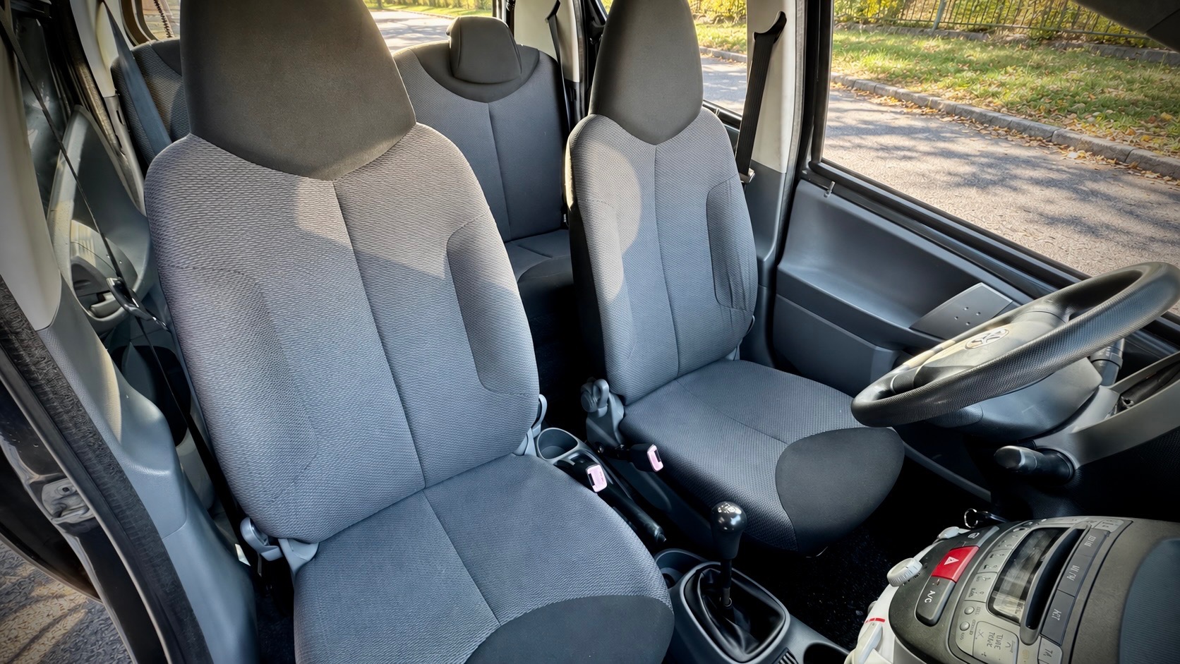Toyota AYGO, zadbana! Klimatyzacja!Świeżo sprowadzony — zdjęcie 13