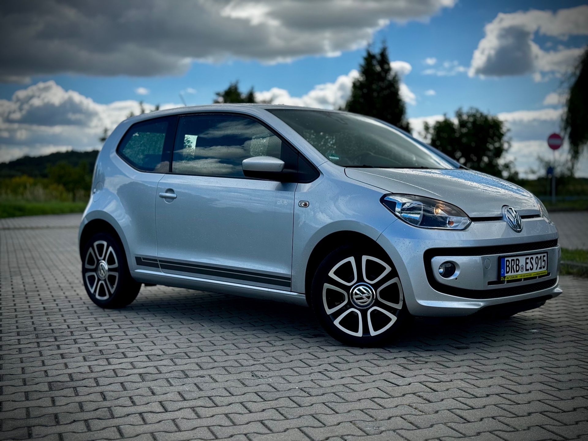 Volkswagen up! Club 1.0 MPI | 156 000 km | Srebrny | Alufelgi — zdjęcie 12