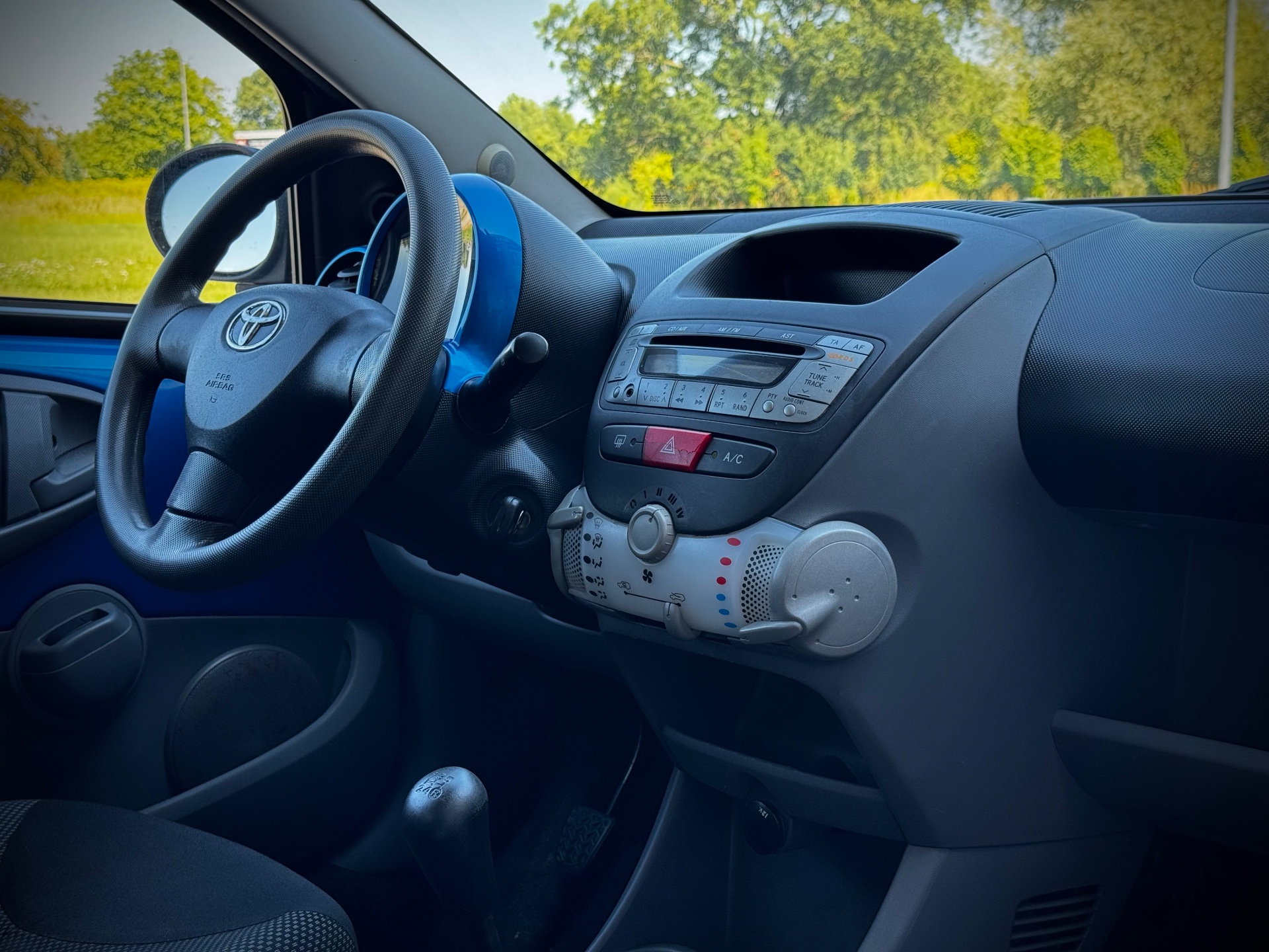 Toyota Aygo 1.0 VVT-i 68 KM | Klimatyzacja | Alufelgi — zdjęcie 7