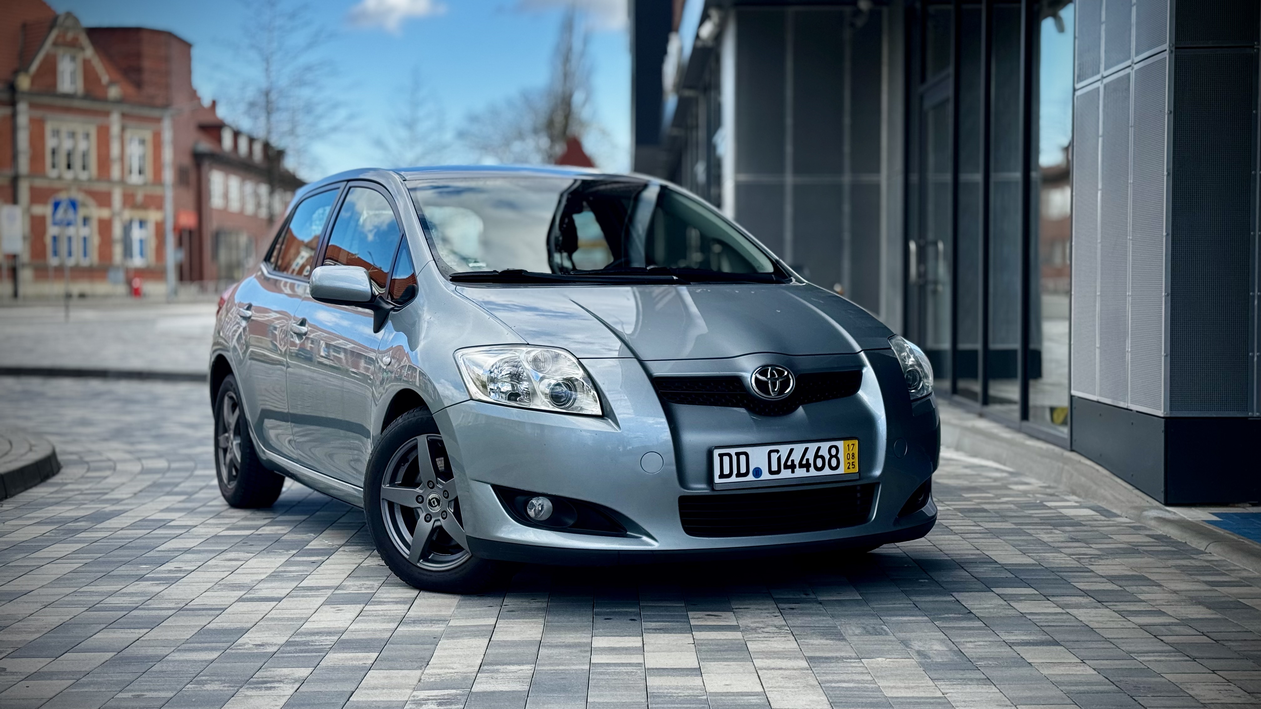 Toyota AURIS, Mega zadbana! Klimatyzacja! Zero rdzy! — zdjęcie główne